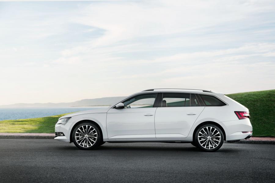  Skoda Superb Wagon 4x4 2016 года  (фото 4 из 13)